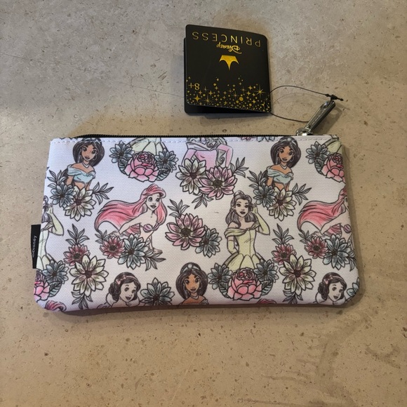 NWT Loungefly Disney Princess Flower Pouch Zip Cosmetic Makeup Bag Pouch Floral - Picture 2 of 9